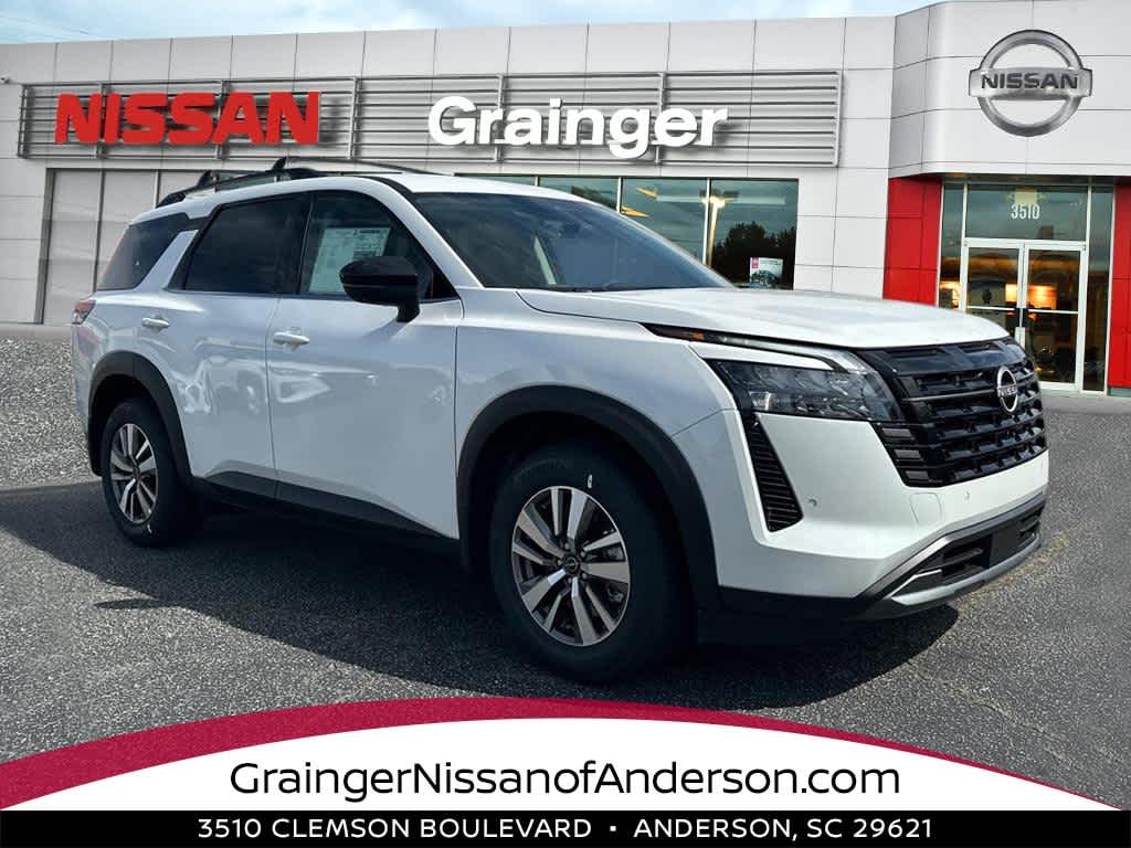 2026 Nissan Pathfinder SL