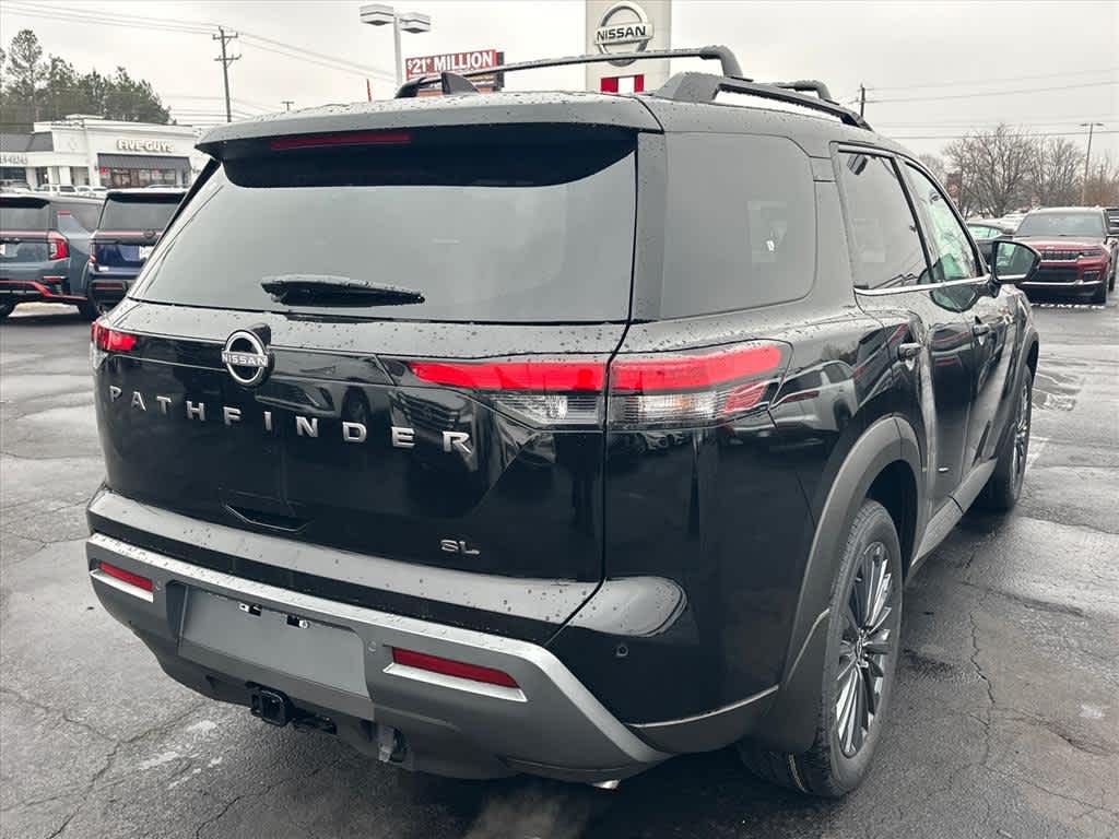 2026 Nissan Pathfinder SL