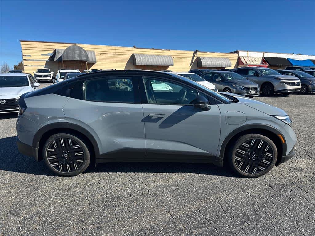 2026 Nissan LEAF PLATINUM+