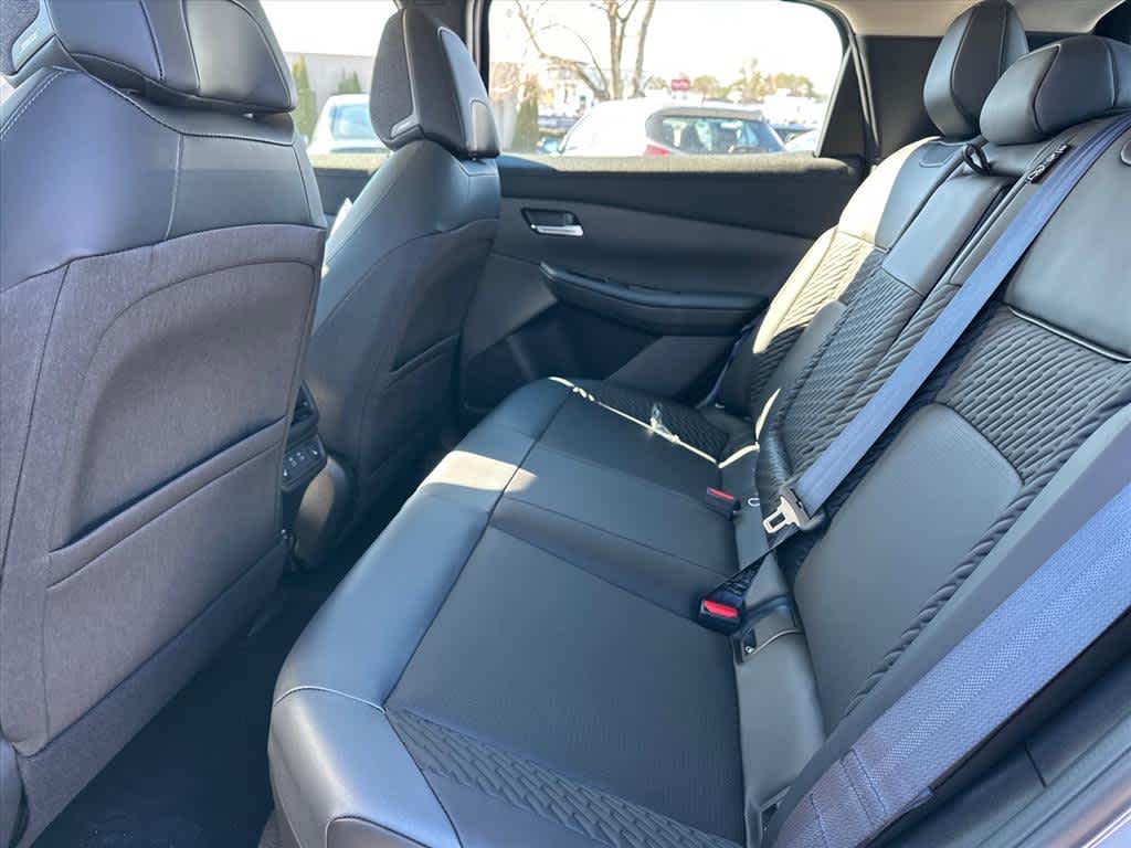 2026 Nissan LEAF PLATINUM+