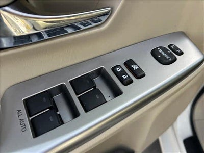 2017 Toyota Prius v Five