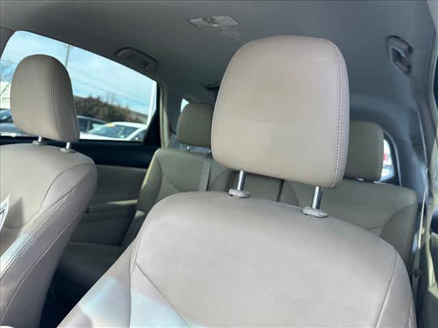 2017 Toyota Prius v Five