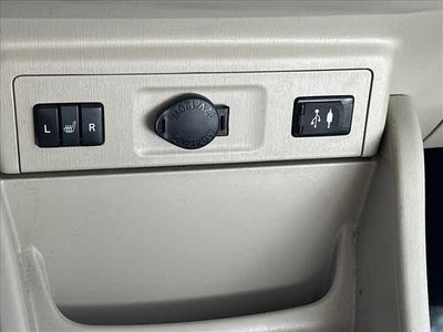 2017 Toyota Prius v Five