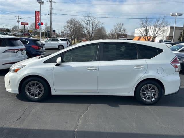 2017 Toyota Prius v Five