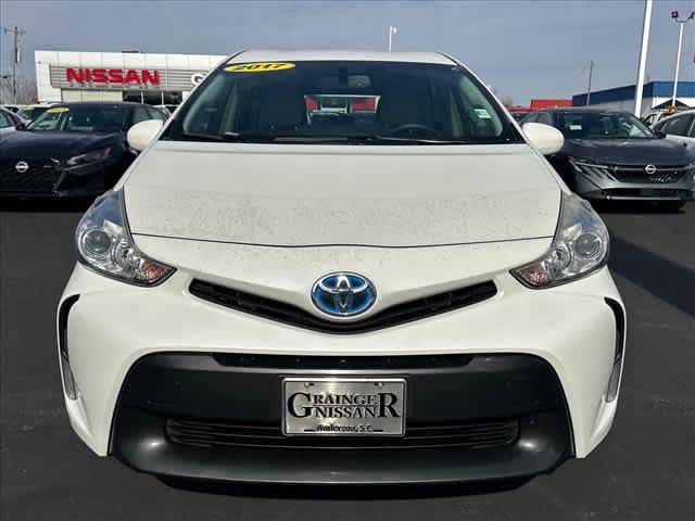 2017 Toyota Prius v Five